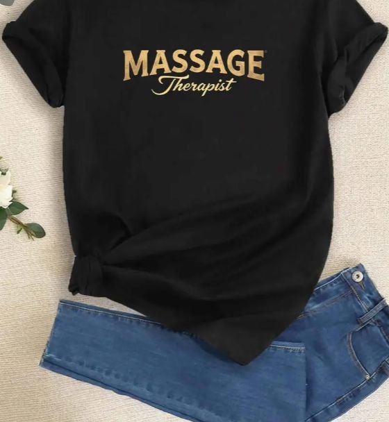 חולצת עיסוי טריקו שחורה עם כיתוב באנגלית